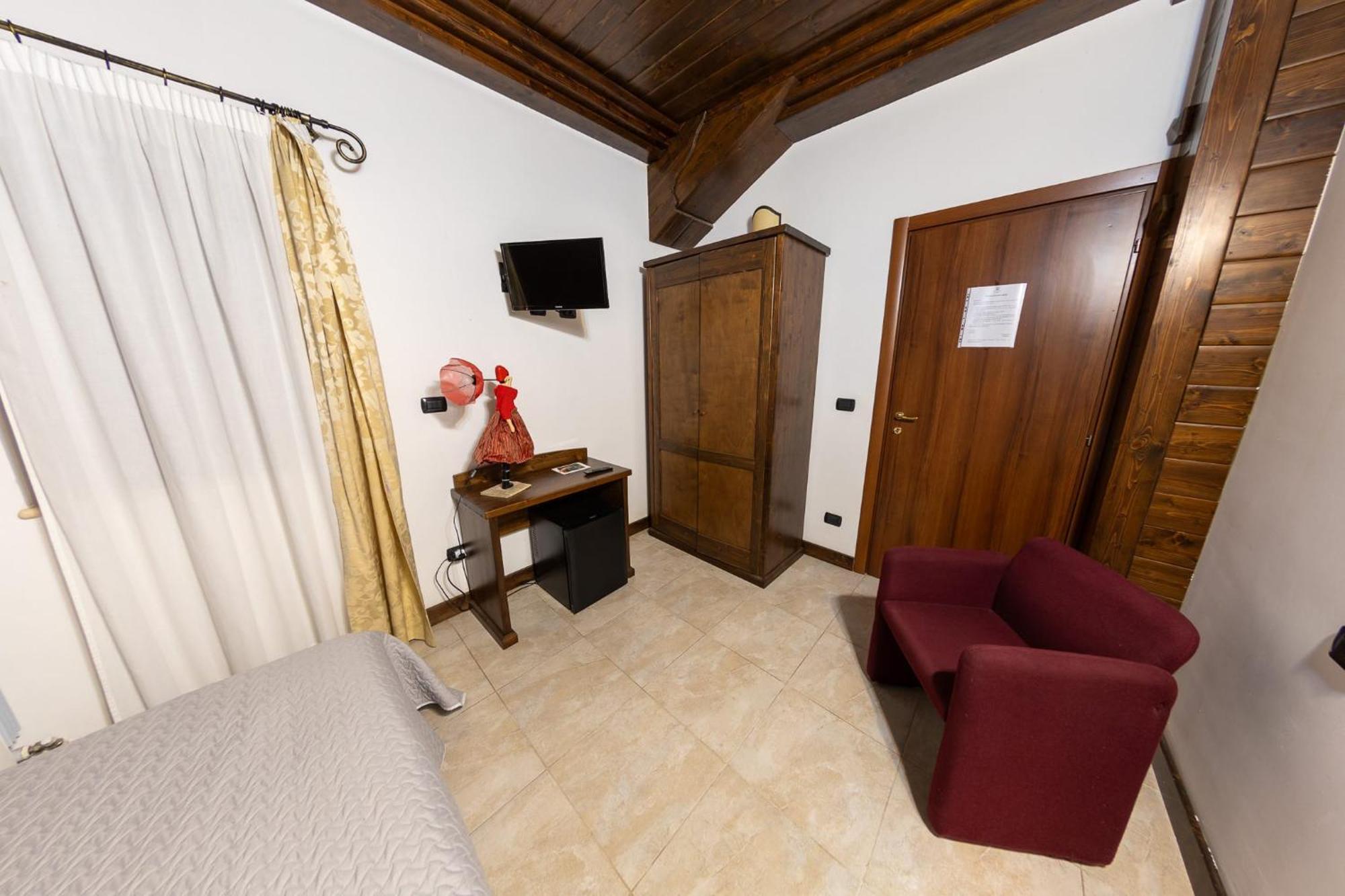 River Hotel Castel Di Sangro Esterno foto