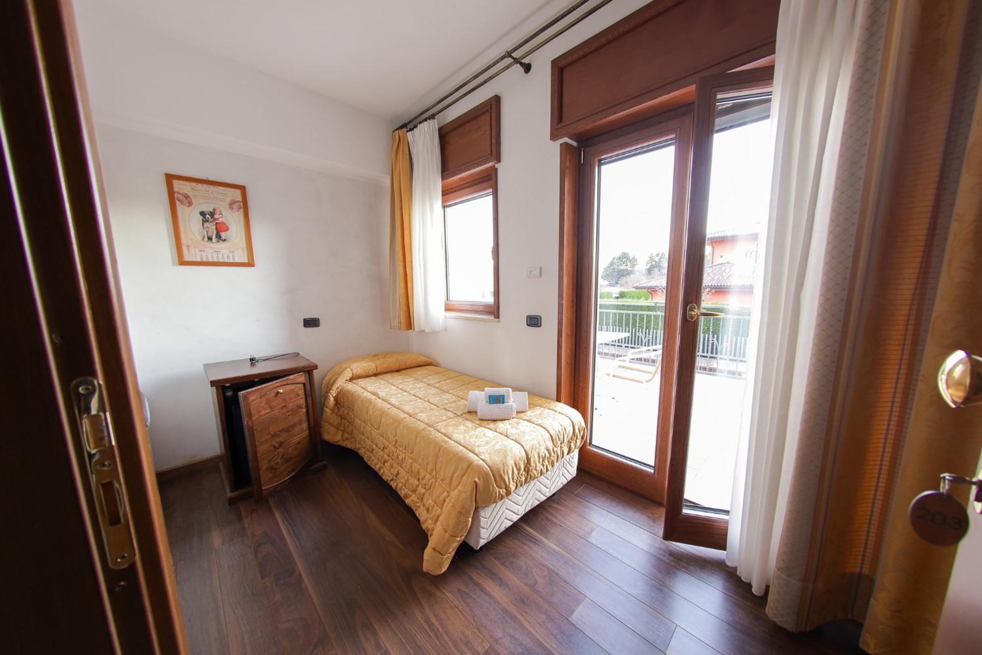 River Hotel Castel Di Sangro Esterno foto